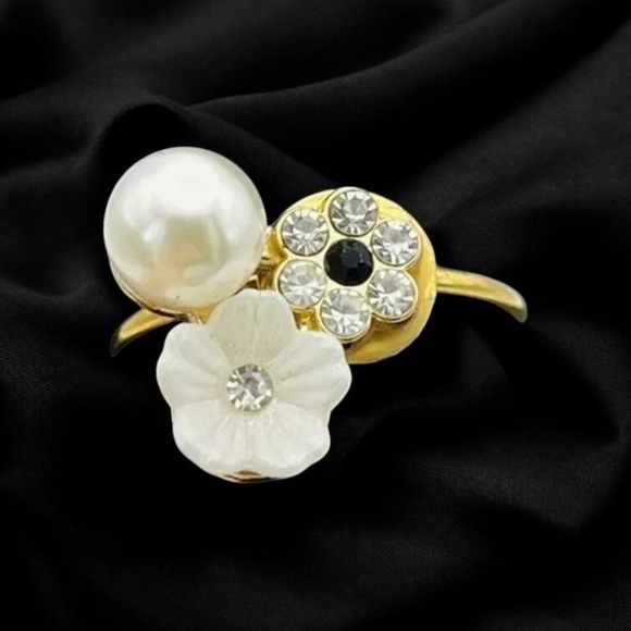 Jewelry - Gold Flower Faux Pearl Ring Adjustable Band Delicate Modern Playful Handmade